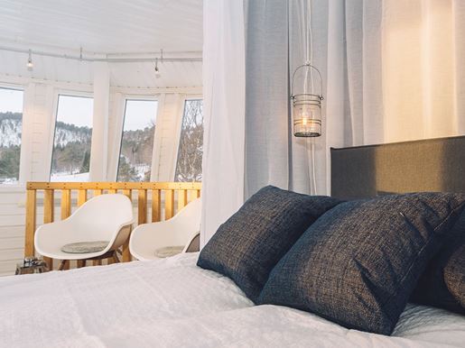 norwegian-wild-cosy-360-view-cabin.jpg