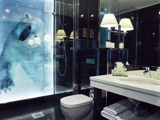Arctic-Light-Hotel-Polarbear-in-Bathroom-Rovaniemi-Lapland-Finland.jpg