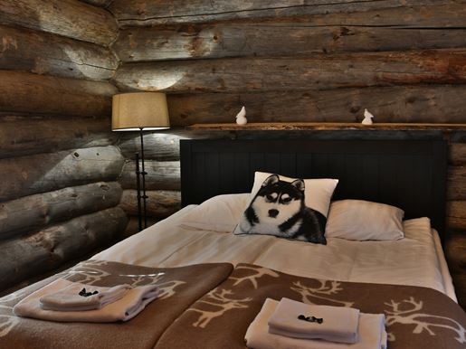 Nellim Honeymoon cabin 1.jpg