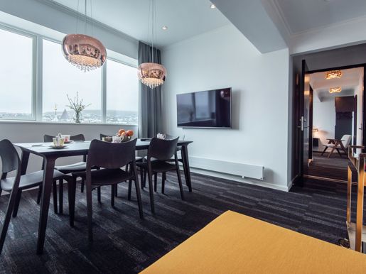 The Suite 7