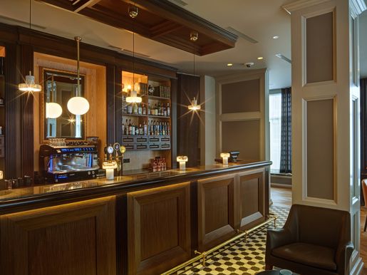 REKCUQQ Lobby Bar Lounge