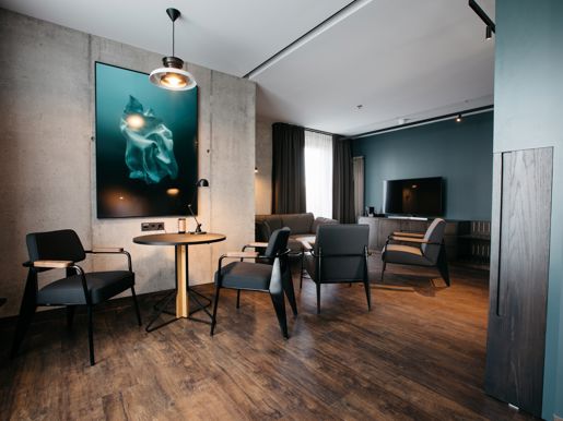 Exeter Suite 8