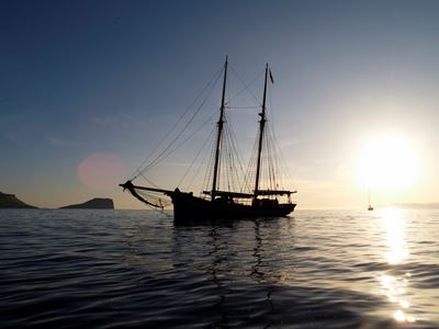 Schooner cruise from Torshavn to Nolsoy in the Faroe Islands