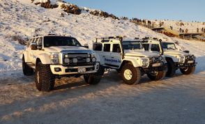 Multiple superjeeps in iceland