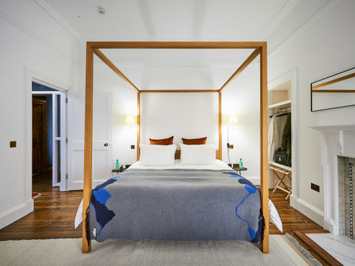 Hazel Bedroom With 4 Poster Bed