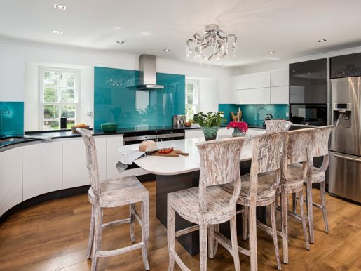 Stuckdarach Kitchen