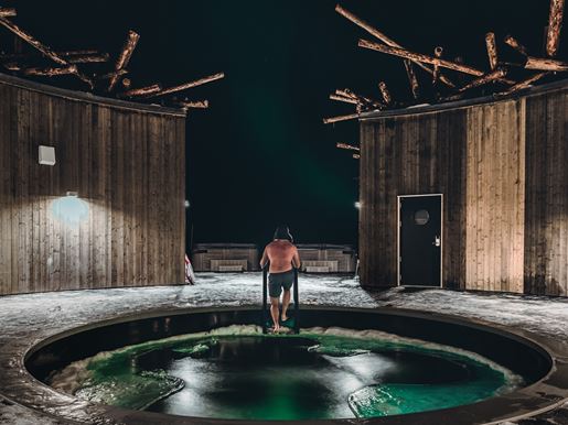 Arctic Bath Spa At Night