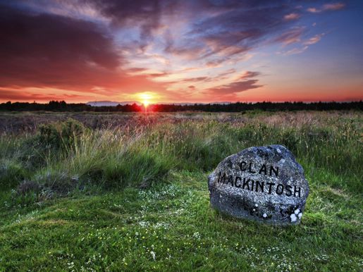 Headstone Of The Clan Mackintosh At Culloden Battlefield Near Inverness Paul Tomkims Visit Scotland